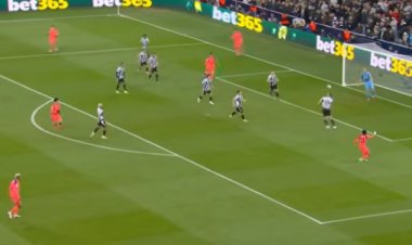 Drama Menit Akhir di St. James' Park: Newcastle Tahan Imbang Barcelona 1-1