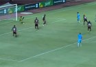 Judul: Dominasi Tanpa Gol, Persipura Jayapura Ditahan Imbang Persela Lamongan di Stadion Lukas Enembe