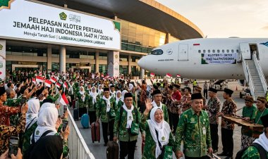 Labbaikallahumma Labbaik: Kloter Pertama Jemaah Haji Indonesia Resmi Diberangkatkan Menuju Tanah Suci