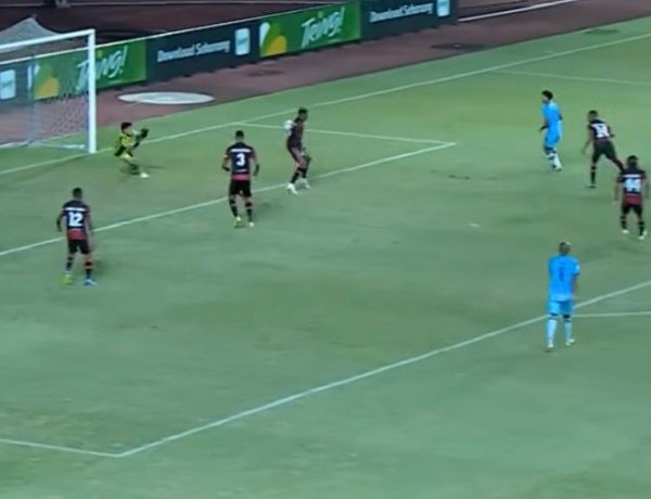 Judul: Dominasi Tanpa Gol, Persipura Jayapura Ditahan Imbang Persela Lamongan di Stadion Lukas Enembe