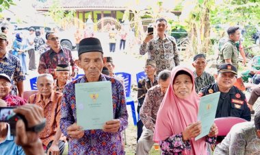 Akhir Perjuangan Panjang, Sertipikat Tanah Mbah Tupon Kembali ke Tangan yang Berhak