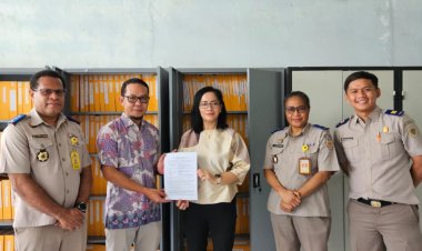 Penyerahan Berita Acara Serah Terima Protokol Pejabat Pembuat Akta Tanah (PPAT) Maryatie Simanjuntak, S.H.