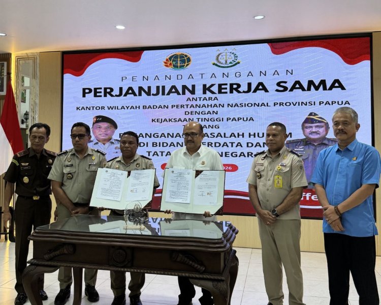 Perkuat Sinergi Hukum Pertanahan, Kepala Kantah Kota Jayapura Hadiri Penandatanganan Kerja Sama antara Kantor Wilayah BPN Provinsi Papua dengan Kejaksaan Tinggi Papua