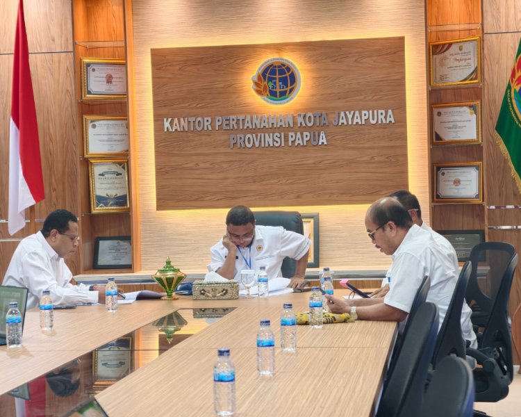 Kepala Kantor Pertanahan Kota Jayapura Dampingi Kakanwil BPN Provinsi Papua dalam Evaluasi Kinerja Triwulan II Tahun 2026